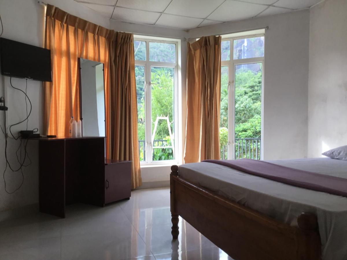Diyaluma Falls Inn Koslanda Luaran gambar